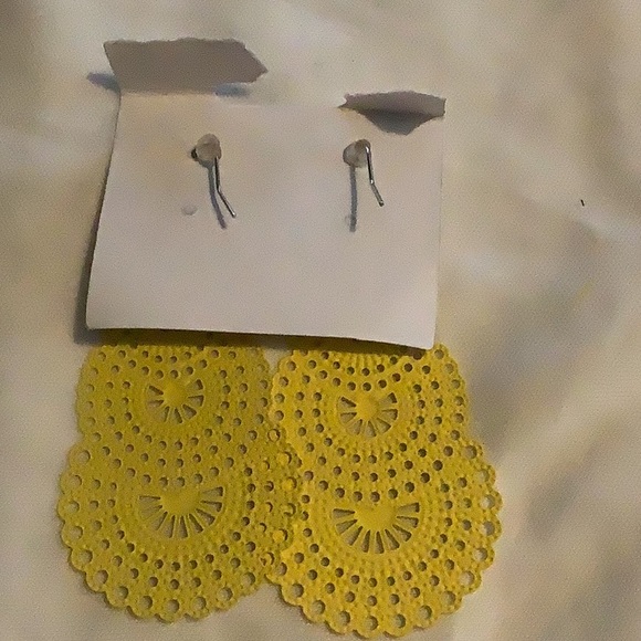 EARRINGS, Bohemian Lace Style Pierced Dangle - Picture 2 of 2